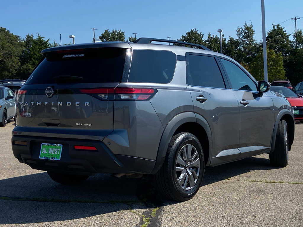 Used 2024 Nissan Pathfinder SV AWD/4WD image 3