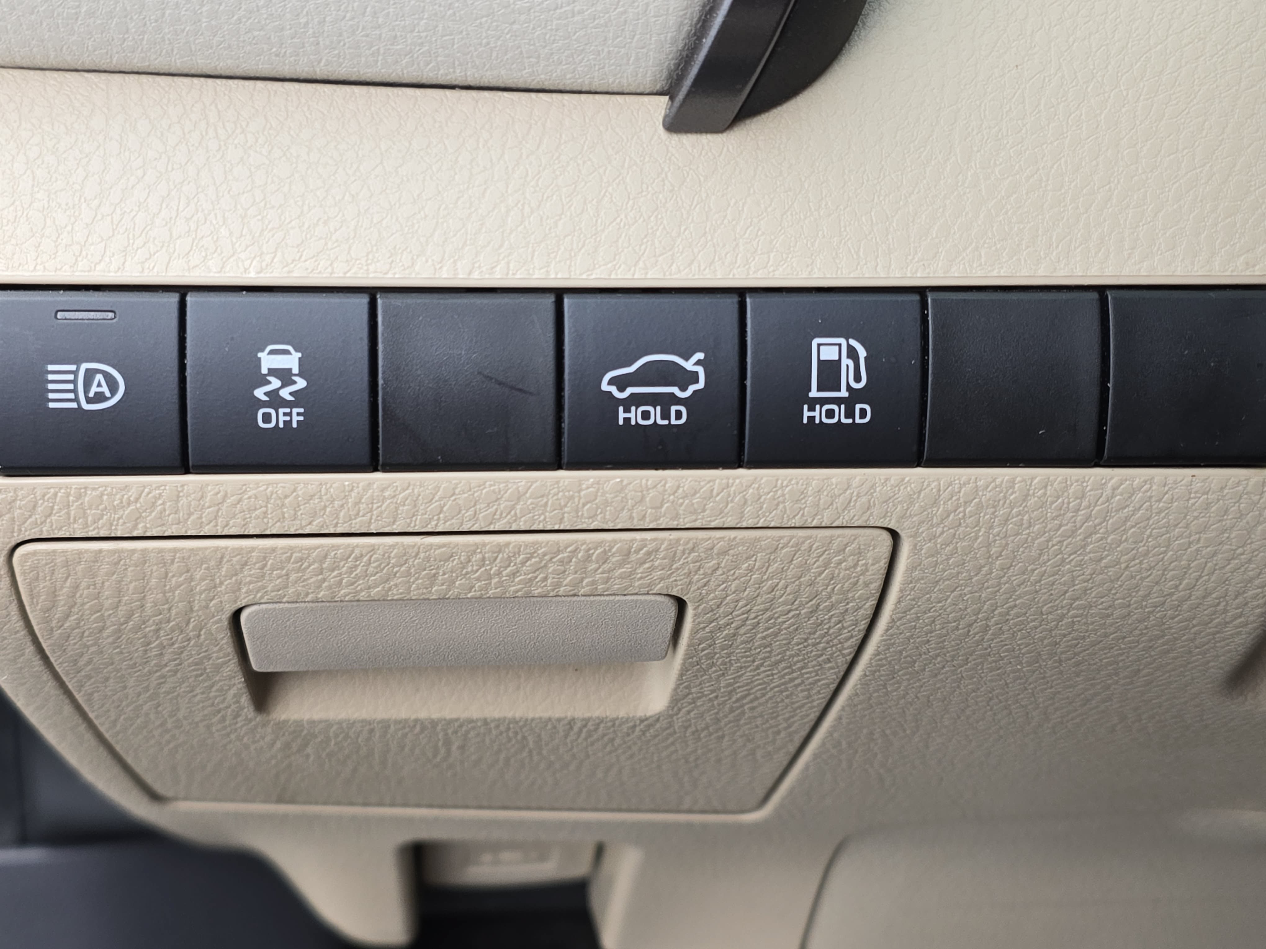 Used 2019 Toyota Camry LE FWD image 24