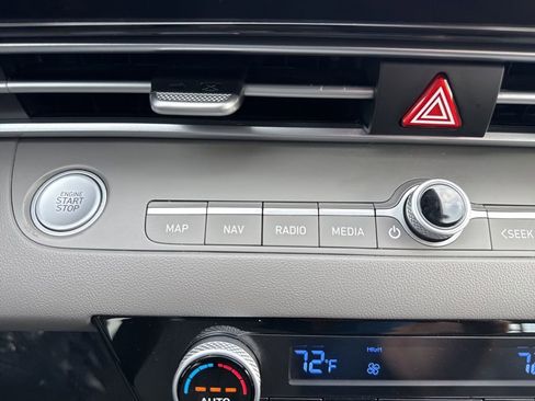 Used 2023 Hyundai Elantra SEL w/ Convenience Package image 31