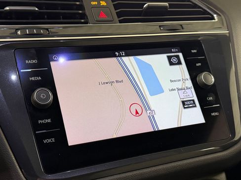 Used 2019 Volkswagen Tiguan SEL Premium R-Line FWD image 27