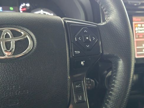 Used 2022 Toyota 4Runner TRD Off-Road Premium image 28