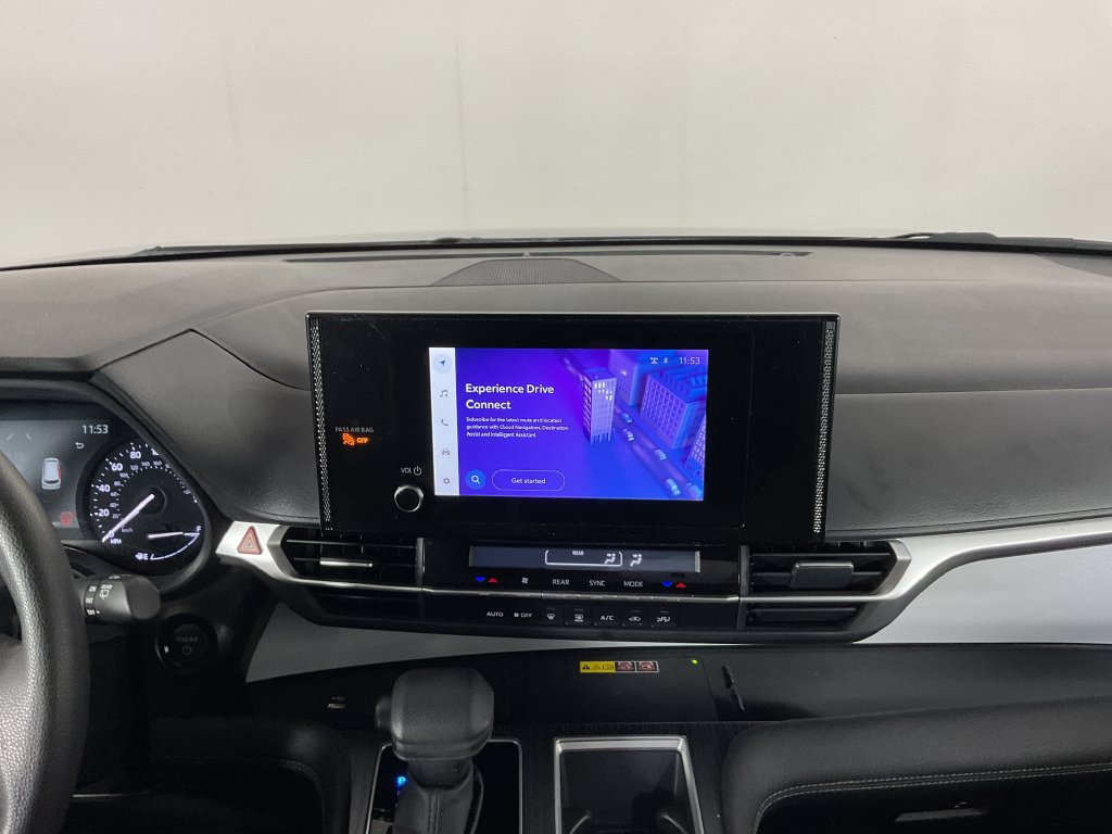 Used 2025 Toyota Sienna LE FWD image 13