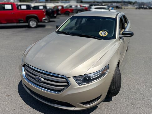 Used 2018 Ford Taurus SE FWD image 15