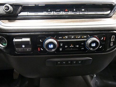 Used 2024 Chevrolet Silverado 2500 LT w/ Convenience Package image 25