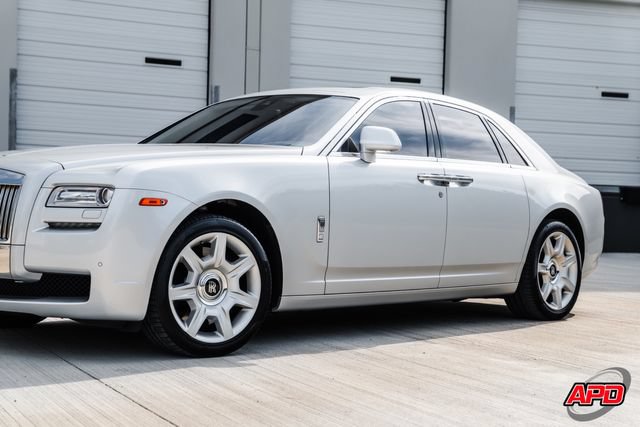Used 2014 Rolls-Royce Ghost RWD image 40