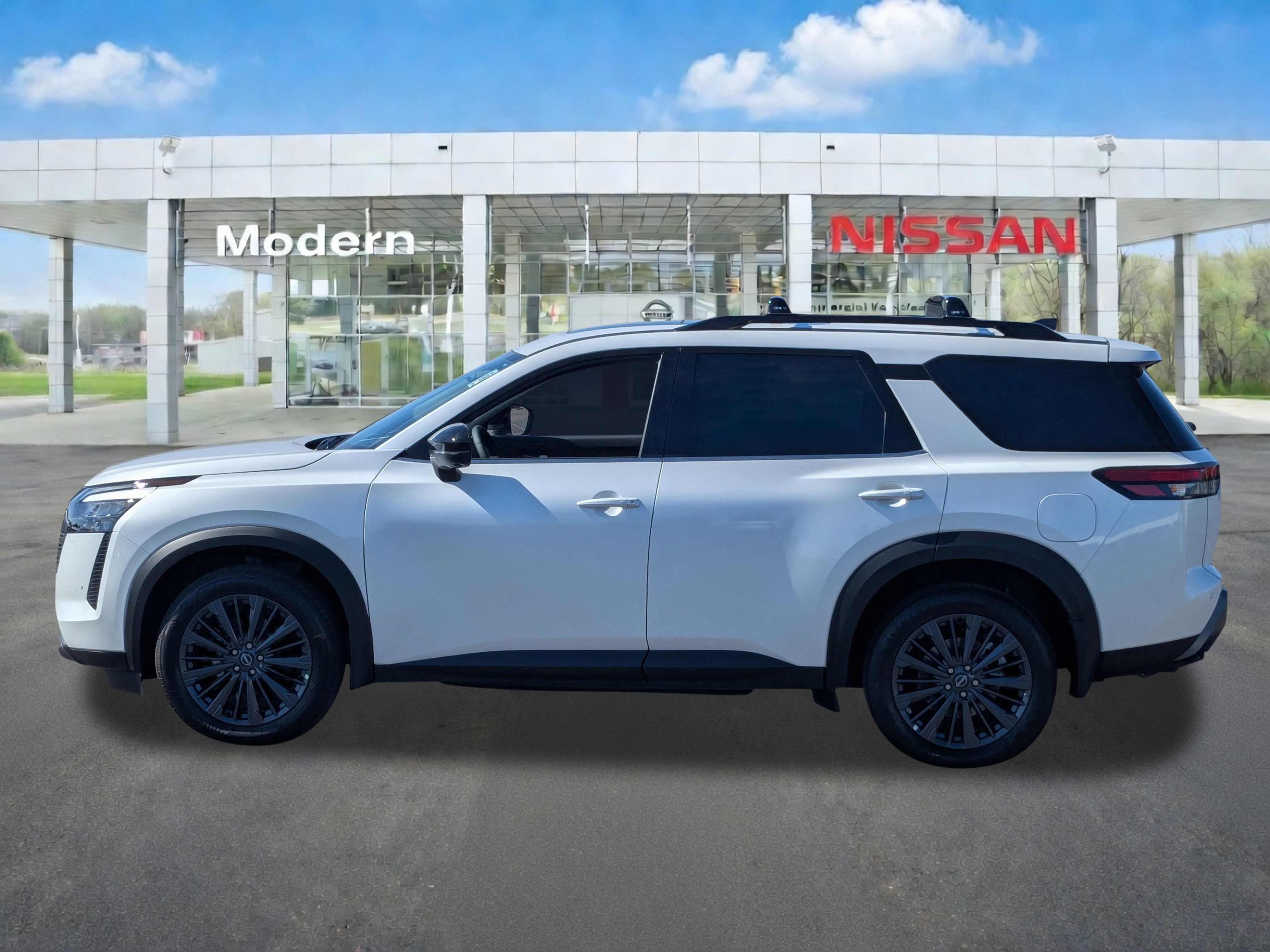 New 2026 Nissan Pathfinder SL w/ SL Premium Package AWD/4WD image 2