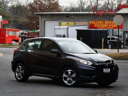 Used 2018 Honda HR-V LX image 1