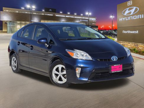 Used 2013 Toyota Prius Four image 3