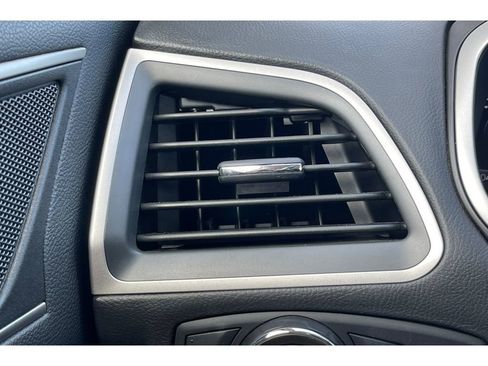 Used 2016 Ford Edge SEL w/ Equipment Group 201A image 30