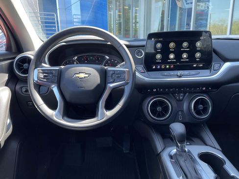 Used 2024 Chevrolet Blazer LT w/ Convenience Package FWD image 16