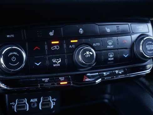 Used 2021 Dodge Durango R/T w/ Blacktop Package RWD image 33