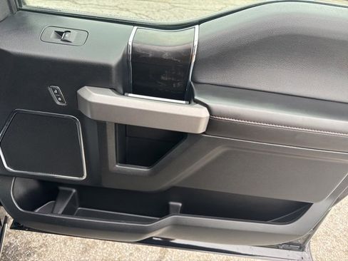 Used 2018 Ford F150 Platinum w/ Equipment Group 701A Luxury image 27