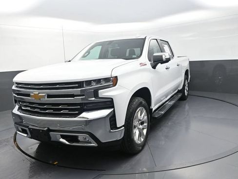 Used 2021 Chevrolet Silverado 1500 LTZ w/ Z71 Off-Road Package AWD/4WD image 5