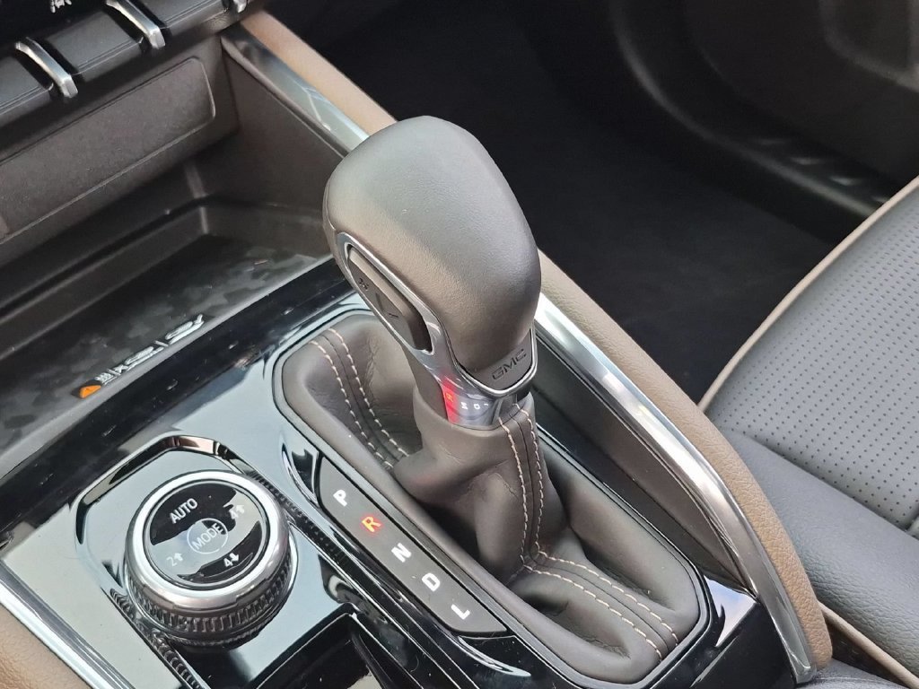 New 2026 GMC Canyon Denali AWD/4WD image 15