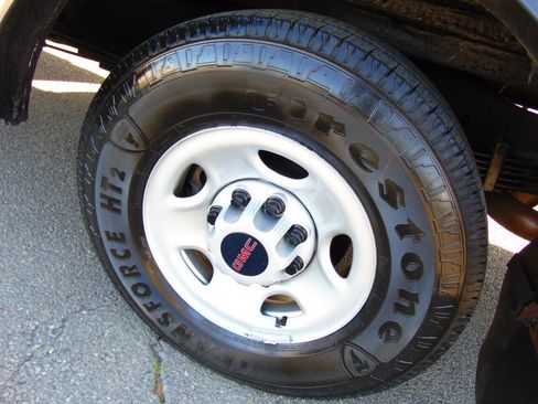 Used 2022 GMC Savana 3500 w/ Power Convenience Package image 50