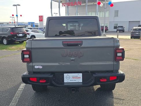 Used 2021 Jeep Gladiator Rubicon AWD/4WD image 4
