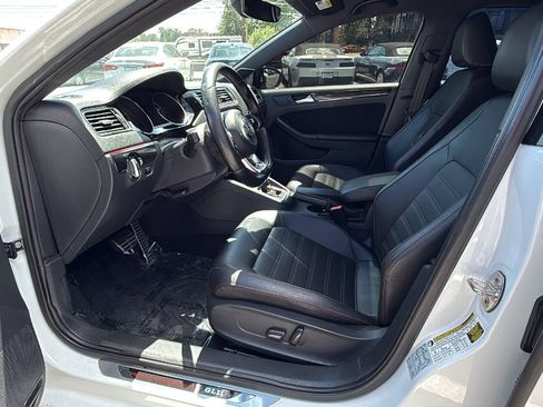 Used 2018 Volkswagen Jetta GLI FWD image 10
