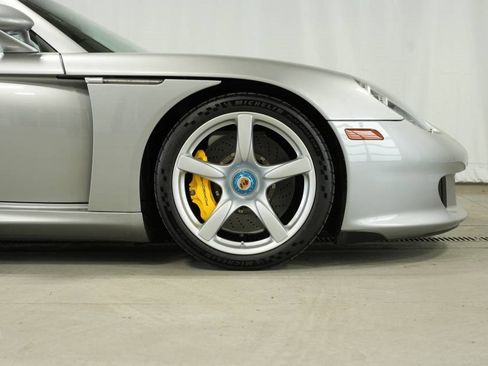 Used 2005 Porsche Carrera GT image 39