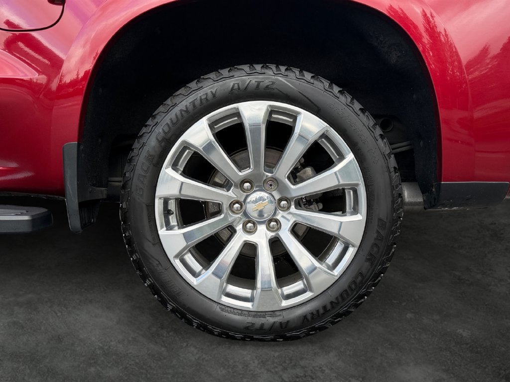 Used 2019 Chevrolet Silverado 1500 High Country w/ Technology Package AWD/4WD image 5