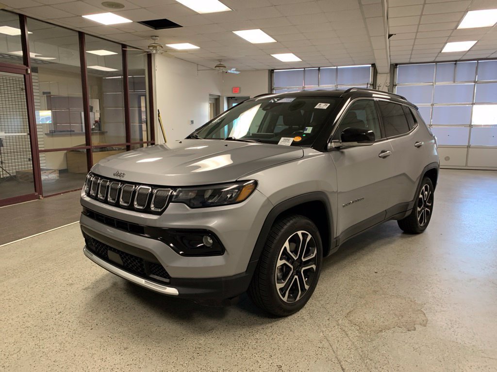 Used 2022 Jeep Compass Limited AWD/4WD image 2