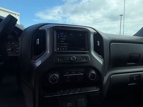 Used 2019 Chevrolet Silverado 1500 Custom Trail Boss w/ Custom Convenience Package image 9