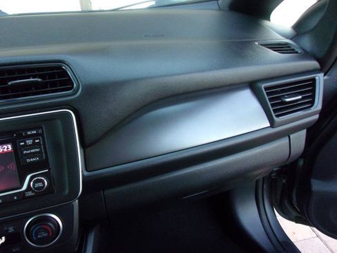 Used 2018 Nissan Leaf S w/ S Charge Package image 32