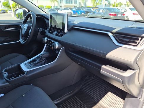 Used 2025 Toyota RAV4 XLE FWD image 20