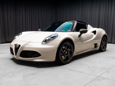 Used 2015 Alfa Romeo 4C Coupe w/ Leather Interior Group image 20