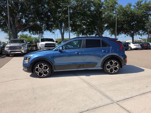 Certified 2024 Kia Niro EX Touring FWD image 5