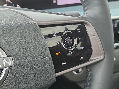 Used 2025 Nissan Murano SL AWD/4WD image 18