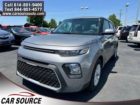 Used 2022 Kia Soul LX w/ Technology Package FWD image 2