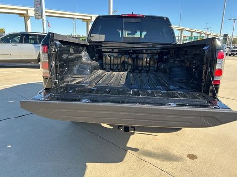 Used 2025 Nissan Frontier PRO-4X w/ Black Accent Package image 9