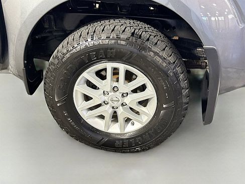 Used 2019 Nissan Frontier SV image 28