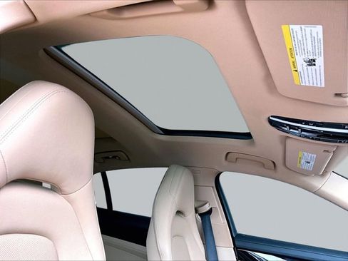 Used 2021 Porsche Panamera image 17
