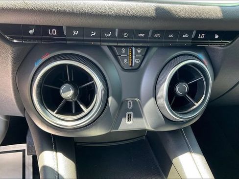Used 2025 Chevrolet Blazer LT AWD/4WD image 32
