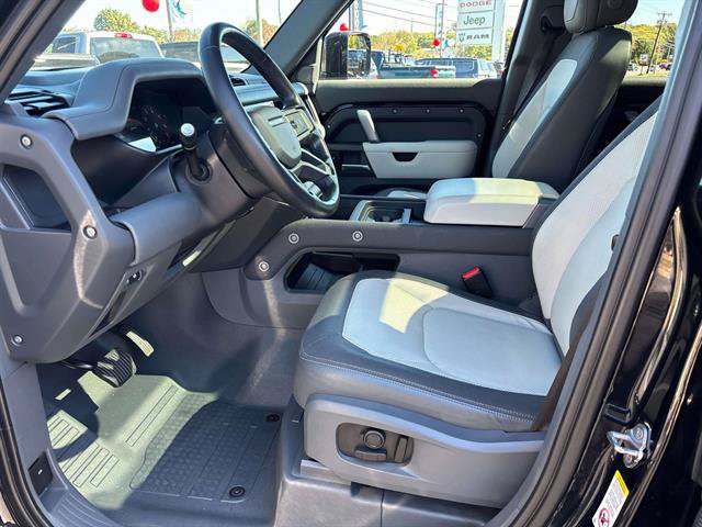 Used 2023 Land Rover Defender 110 X-Dynamic SE AWD/4WD image 9