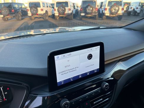 Used 2023 Ford Escape ST-Line image 18