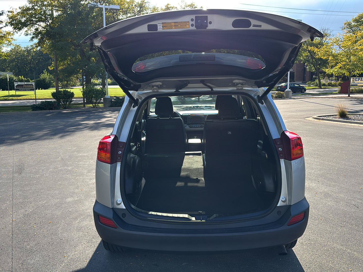 Used 2013 Toyota RAV4 Limited AWD/4WD image 18