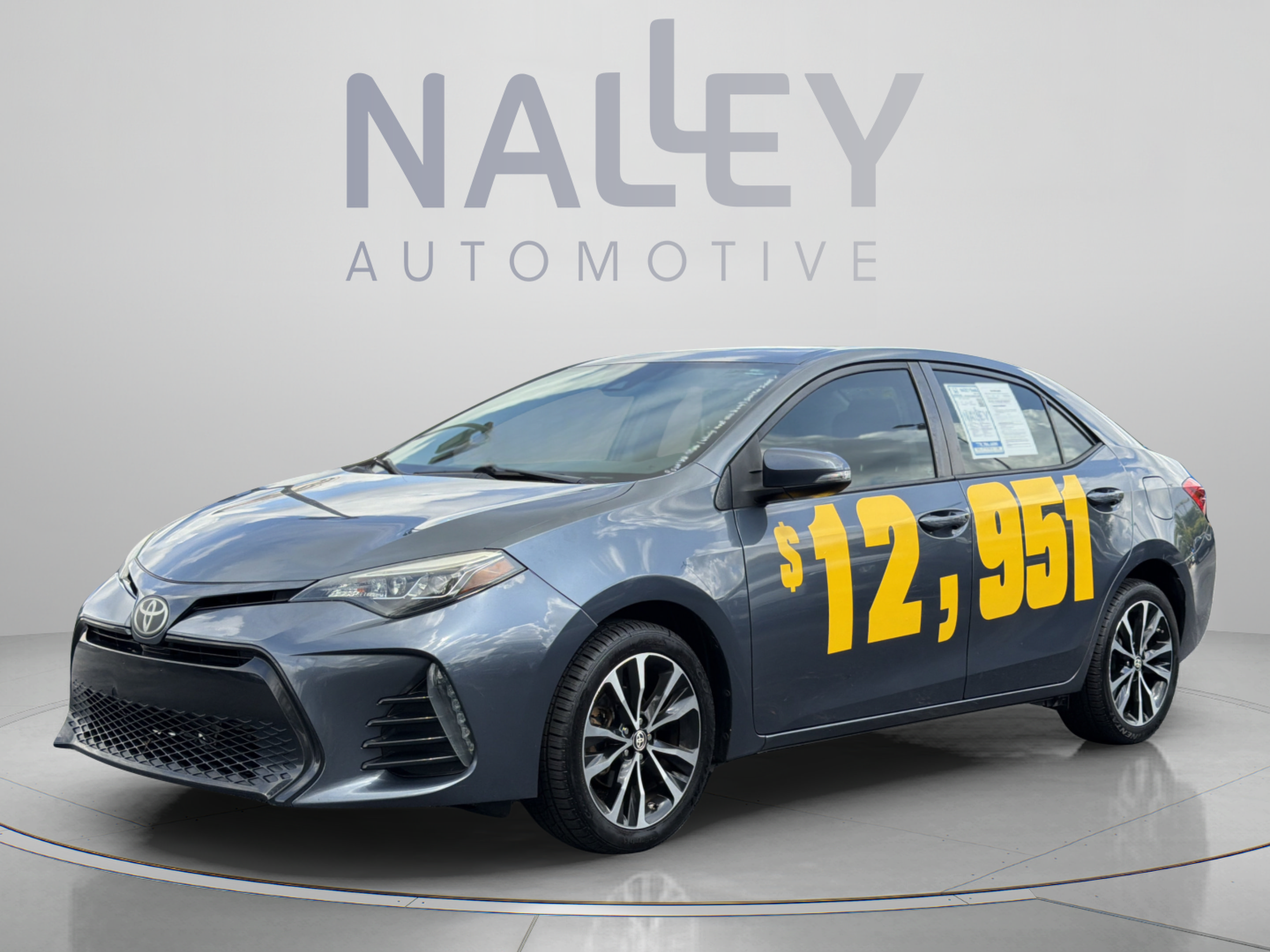 Used 2017 Toyota Corolla SE FWD image 1