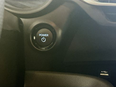 Used 2025 Toyota Sienna Limited FWD image 20