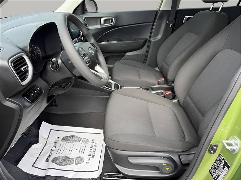 Used 2022 Hyundai Venue SE FWD image 18
