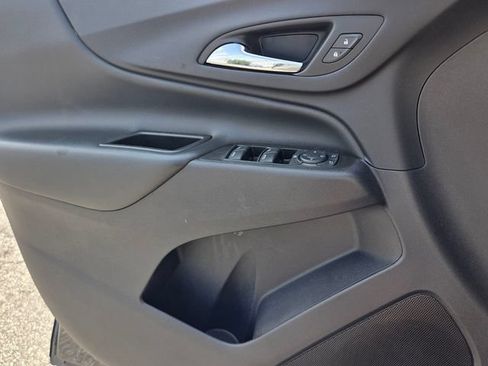 Used 2023 Chevrolet Equinox LT FWD image 32