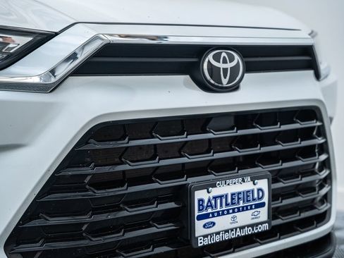 Certified 2025 Toyota Grand Highlander AWD image 14