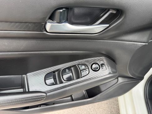 Used 2024 Nissan Altima 2.5 SV w/ SV Premium Package FWD image 24