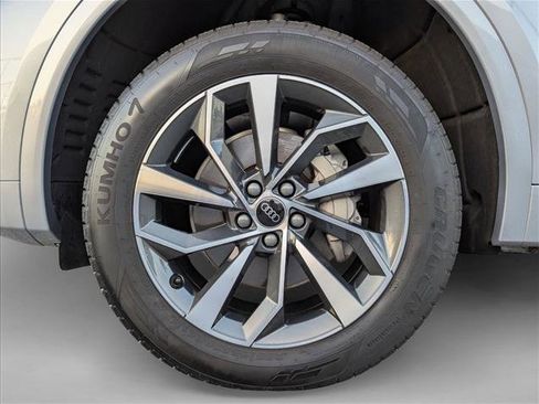 Certified 2025 Audi Q5 2.0T Premium Plus image 23