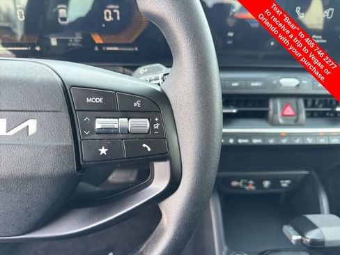 Used 2025 Kia K4 LXS image 18