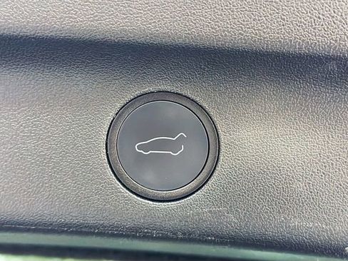 Used 2022 Tesla Model Y Performance image 13