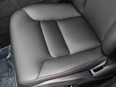 New 2025 Volvo XC60 T8 Plus w/ Climate Package PRO image 22