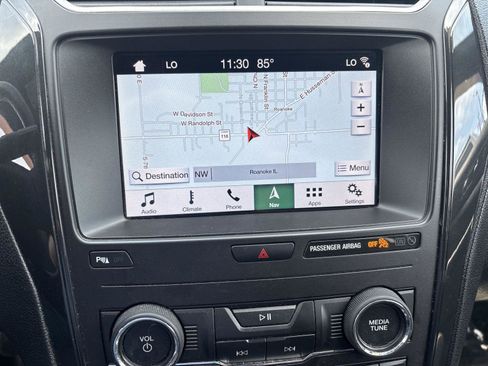 Used 2019 Ford Explorer XLT w/ XLT Sport Appearance Package AWD/4WD image 6