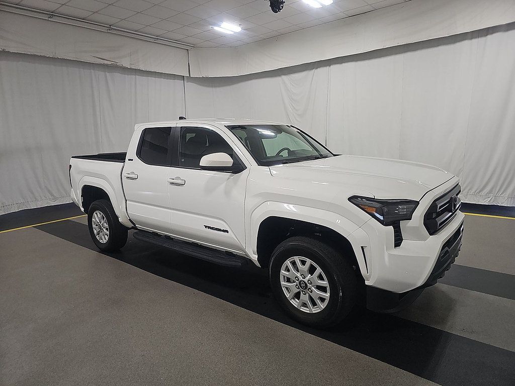 Used 2024 Toyota Tacoma SR5 AWD/4WD image 11